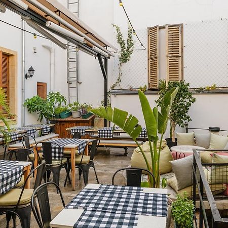 Djumba Hotel & Cafe Нікосія Екстер'єр фото